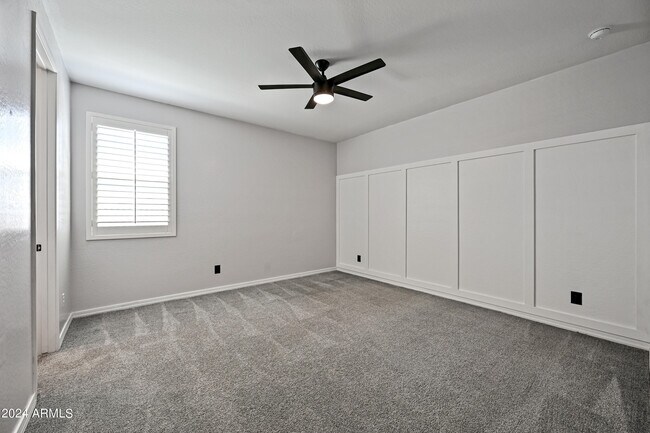 Building Photo - 13360 W Briles Rd