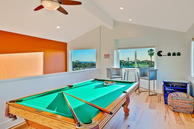 Building Photo - 1185 Tamarack Ave