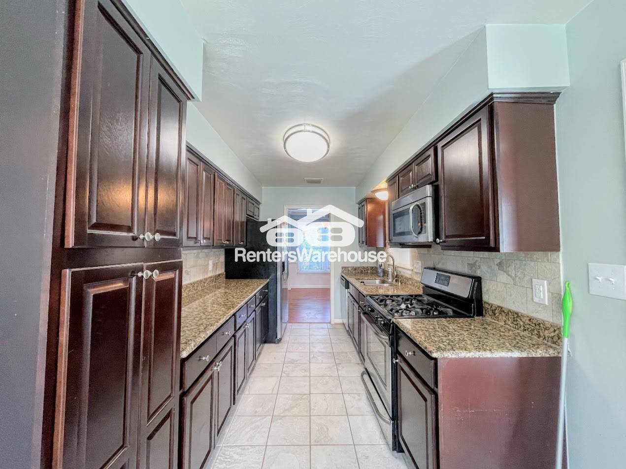 Building Photo - 1305 Kasba Ct