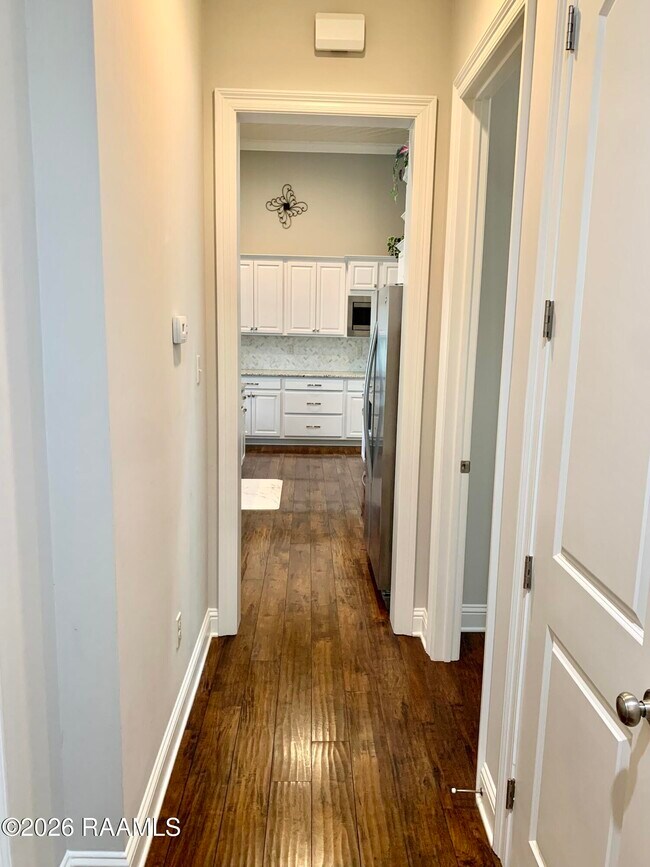 Building Photo - 200 Cypress View Dr