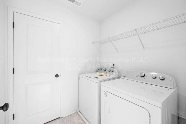 Building Photo - 11027 Pagebrook Ln