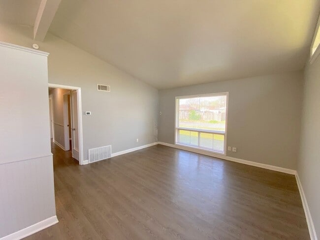 Building Photo - 4547 Angel Ave