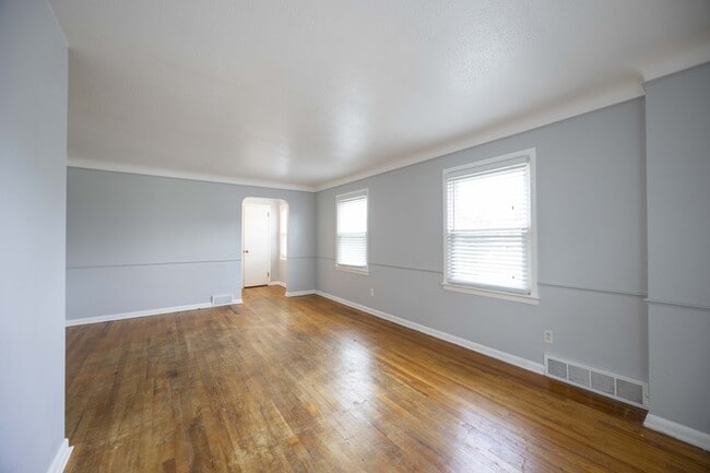 Building Photo - 2416 Warrensville Center Rd