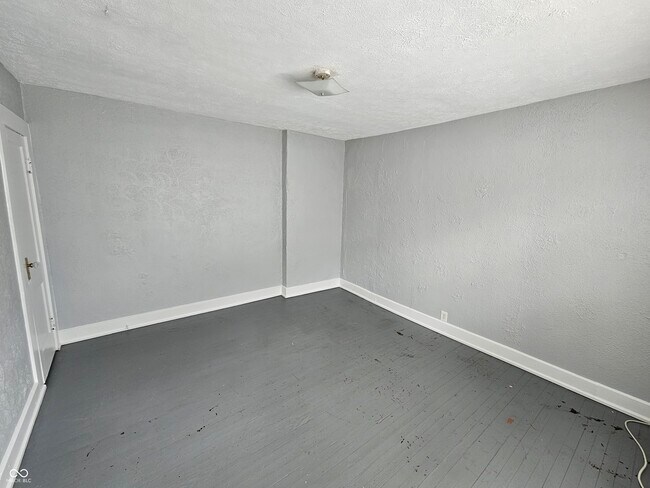 Building Photo - 2020 E Adams St