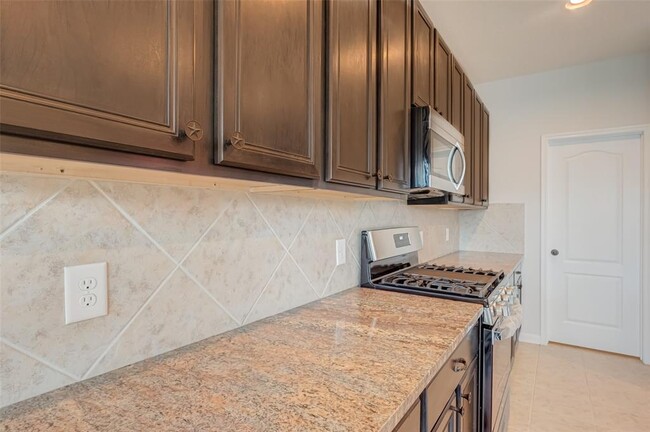 Building Photo - 15910 Copper Oak Ln