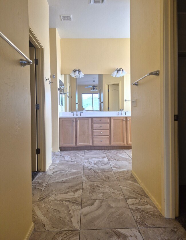 Building Photo - 3506 S Desert Lantern Rd