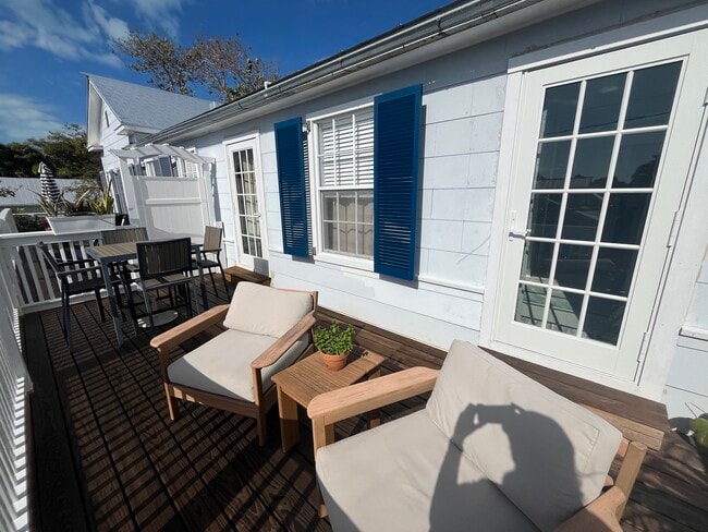Private outdoor deck - 828 White St