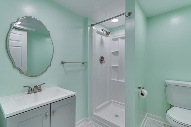 Building Photo - Charming 3+ BR single family home available now