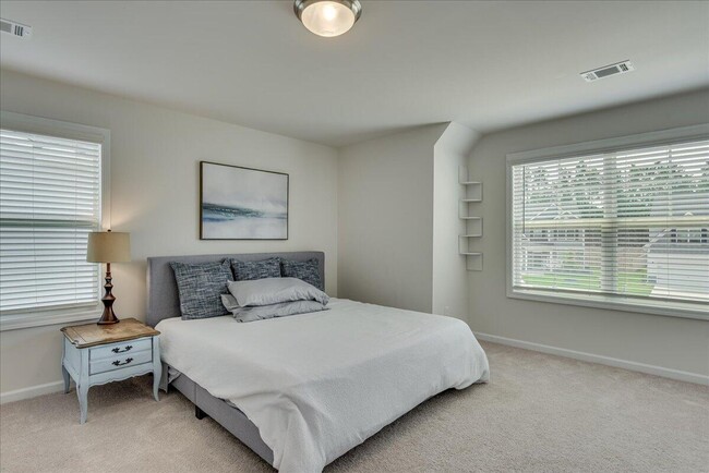 Building Photo - 6233 High Top Ln