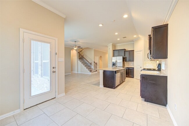 Building Photo - 6519 Point Hollow Ln