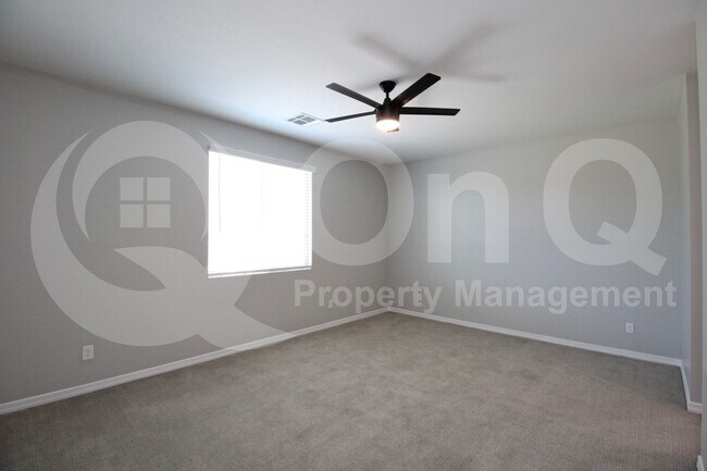 Building Photo - 35733 W Santa Monica Ave