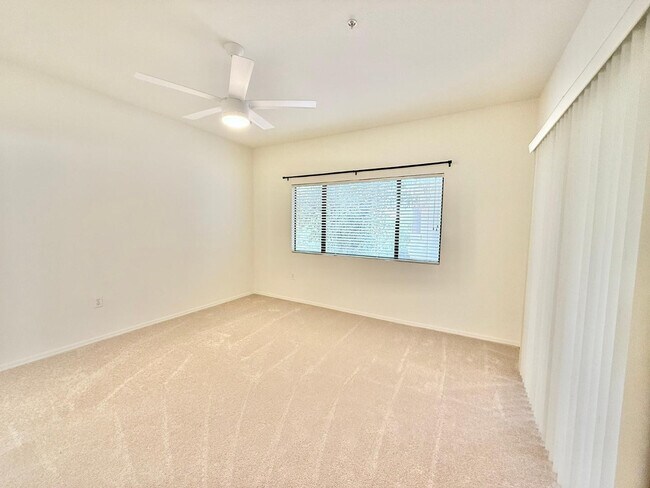 Building Photo - 9455 E Raintree Dr