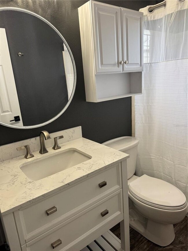 Building Photo - 3Br/1Ba Pet Friendly With Large Fenced Back Yard