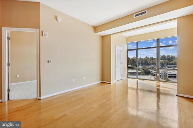 Building Photo - 2720 S Arlington Mill Dr
