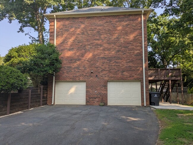 Building Photo - 2251 Nettlebrook Dr