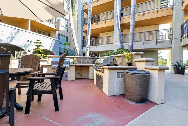 Building Photo - 3857 Pell Pl