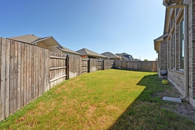 Building Photo - 475 Gamble Dr
