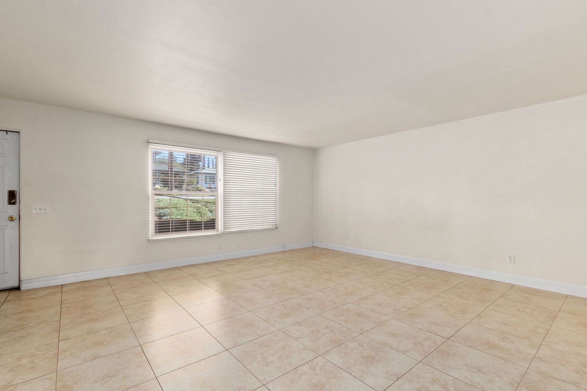 Building Photo - 101 E Cypress Ave