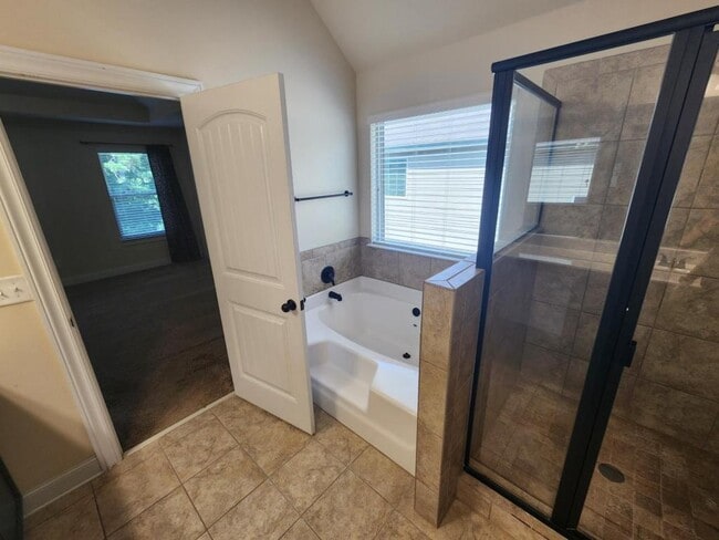 Building Photo - 2740 Blake Towers Ln