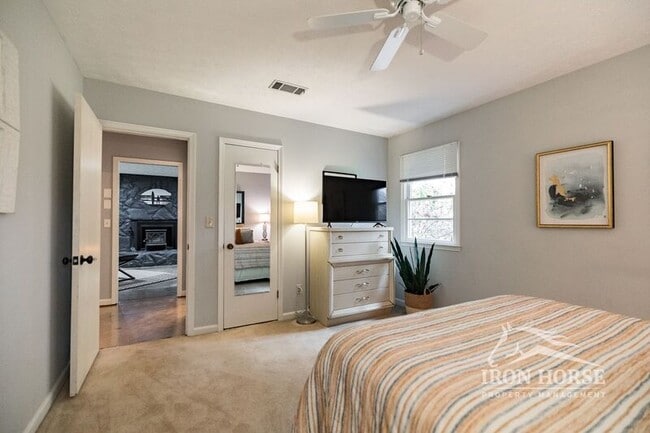 Building Photo - 130 Austin Dr