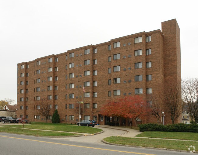Trowbridge Manor 101 8th Ave Huntington WV 25701 Apartment Finder