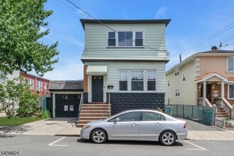 Building Photo - 206 Highland Ave