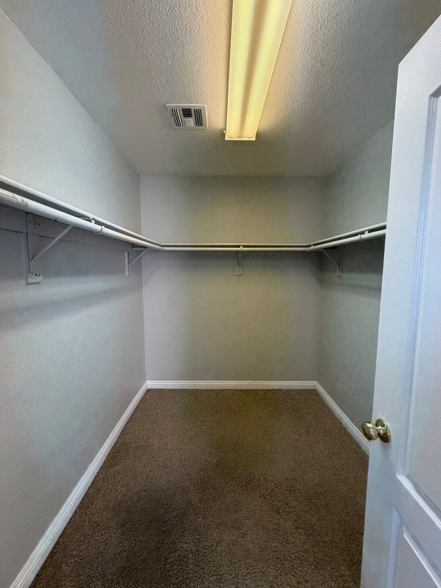 Building Photo - 9521 Grand Fir Ct