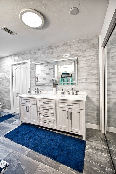 Building Photo - 2490 Outrigger Ln