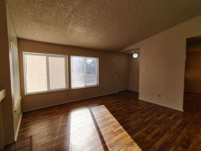 Building Photo - 1313 Floyd Ave