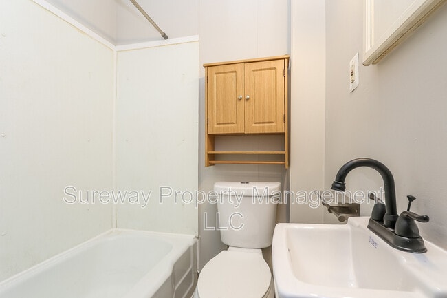 Building Photo - 8 W 8th St