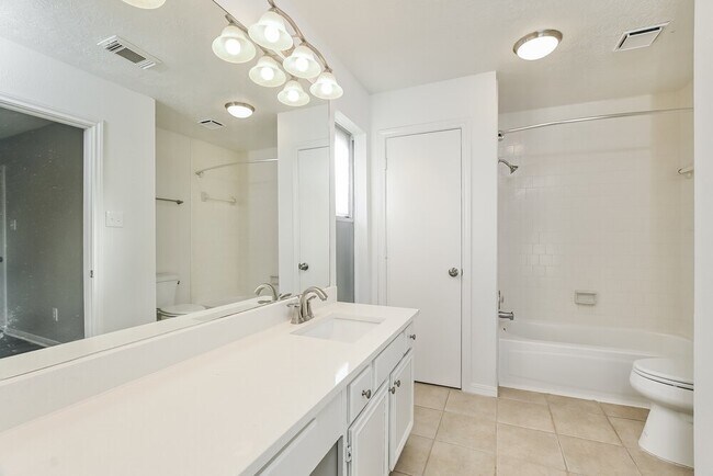 Building Photo - 4923 Bayboro Park Dr