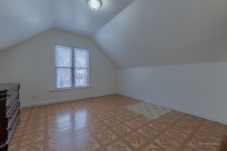 Building Photo - 3121 W 39th Pl