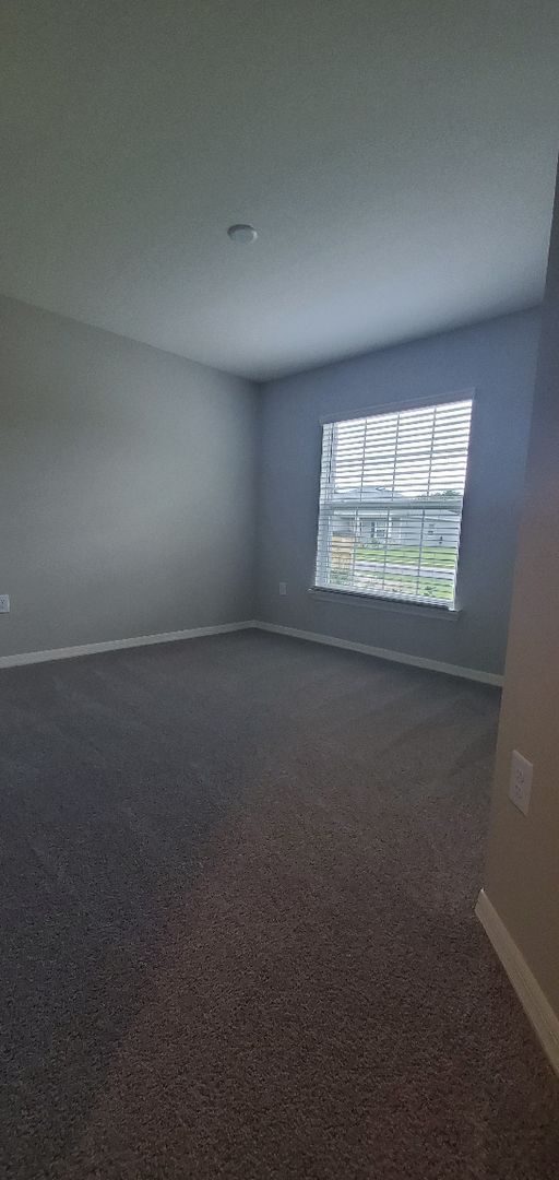 Building Photo - Like New!! 4-Bedroom, 2-Bathroom in Lakeland
