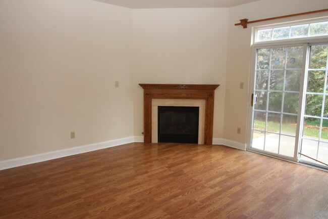 Building Photo - 86 Banyan Blvd