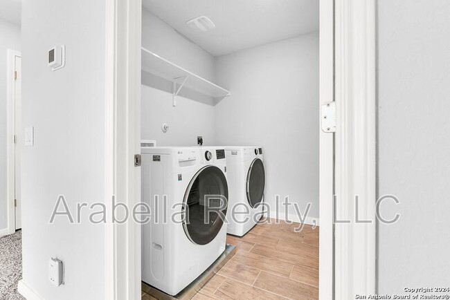 Building Photo - 7606 Hartford Den