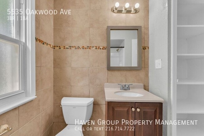 Building Photo - 5535 Oakwood Ave