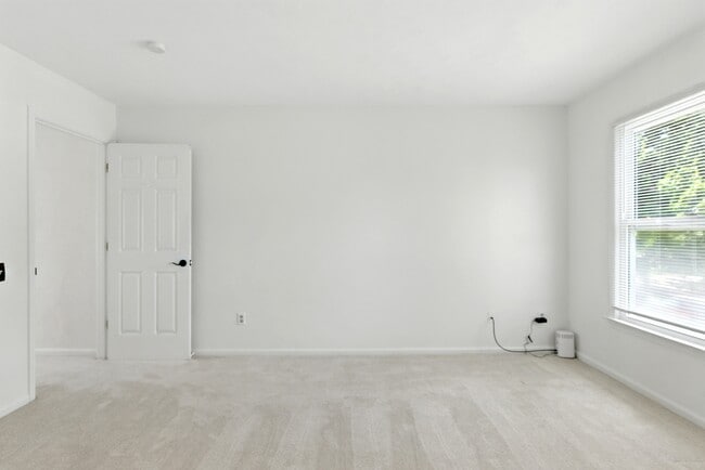 Building Photo - 3077 Silver Maple Dr
