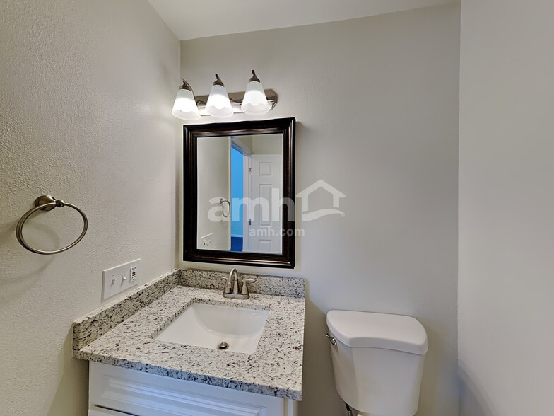 Building Photo - 4990 Hawk Meadow Dr