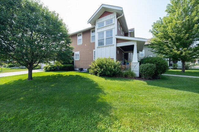 Building Photo - 15615 Dunberry Way