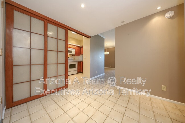 Building Photo - 3940 E Timrod St