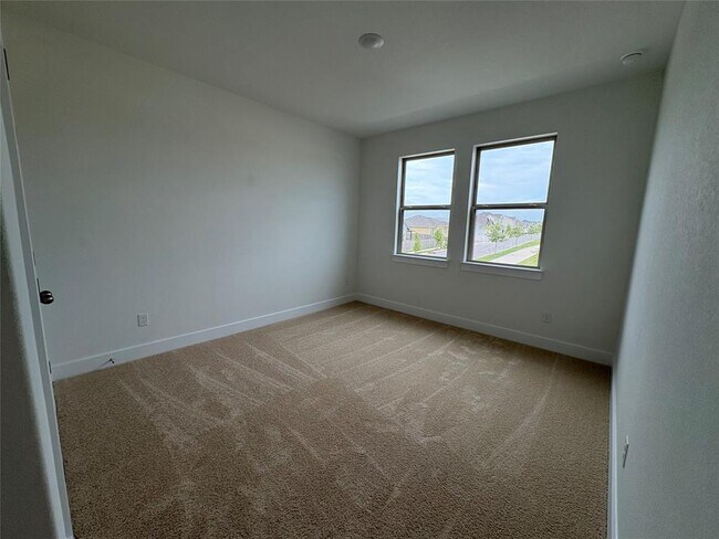Building Photo - 400 Treadwell Ln
