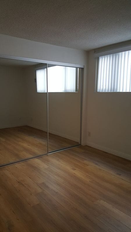 Building Photo - 933 S Manhattan Pl