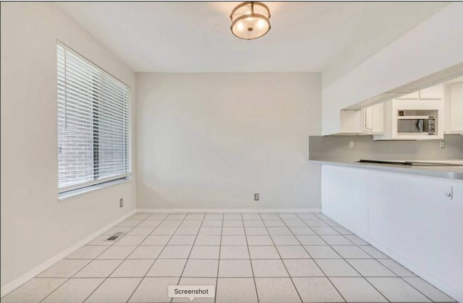 Building Photo - Quiet Living Meets Convenience – 3 Bed Home in Sandy, UT!