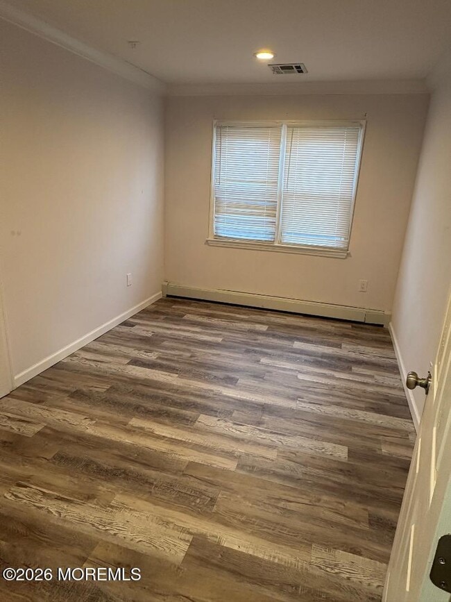 Building Photo - 217 Blaine Ave