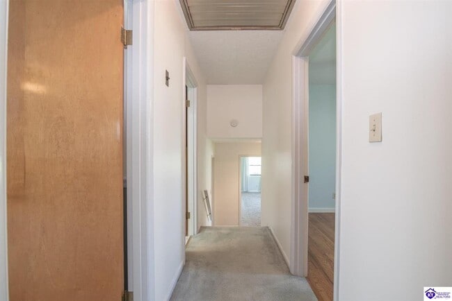 Building Photo - 228 Cherokee Blvd