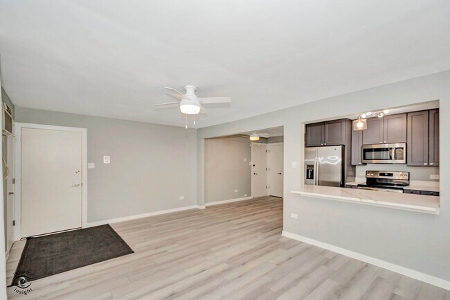 Building Photo - 7302 Blackstone Ave