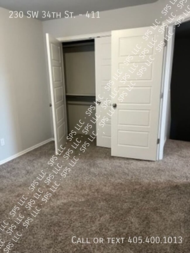 Building Photo - 230 SW 34th St