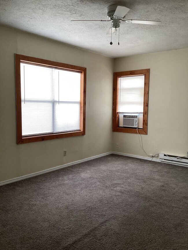 Building Photo - Newly Renovated 2Bedroom! Located in Portales!!