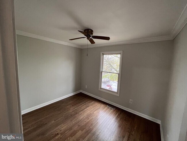 Building Photo - 3762 Farmland Dr