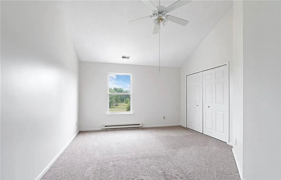 Building Photo - 2012 Rolling Meadows Ln